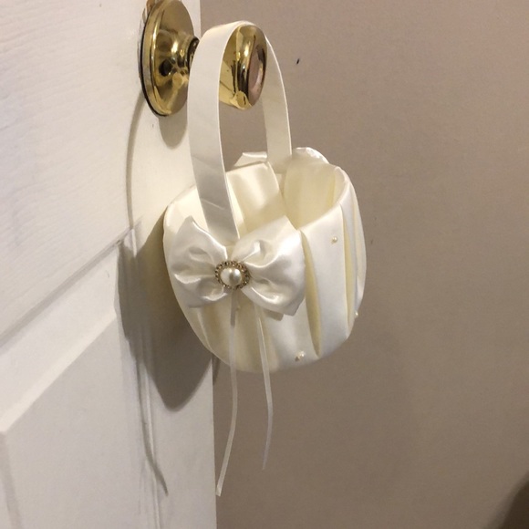 1 Satin Flower Girl Baskets - Picture 8 of 10